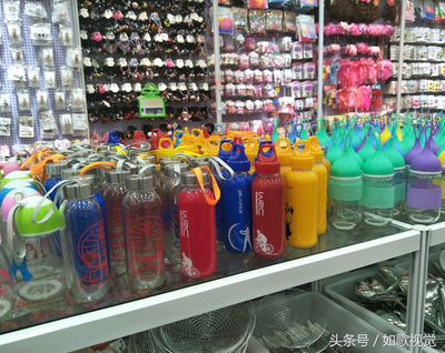 探秘2元店 日用品之外的奇葩發(fā)現(xiàn)
